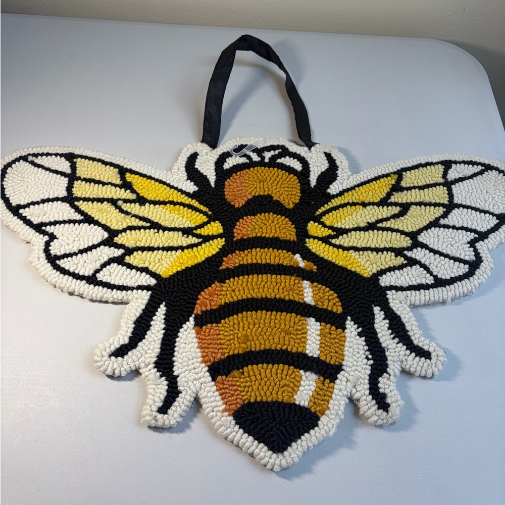 BumbleBee Wall Hanging By Evergreen Enterprise of Virginia - Picture 4 of 7